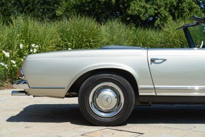 1965 MERCEDES-BENZ 230 SL