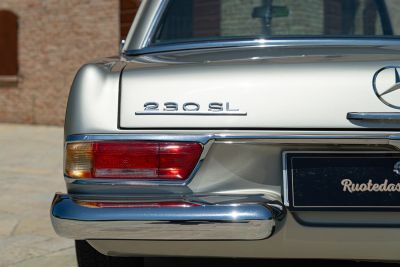 1965 MERCEDES-BENZ 230 SL