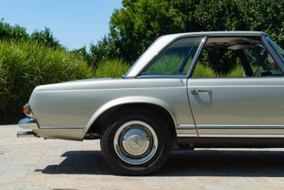1965 MERCEDES-BENZ 230 SL