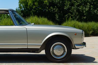 1965 MERCEDES-BENZ 230 SL