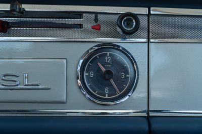 1965 MERCEDES-BENZ 230 SL