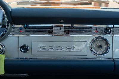 1965 MERCEDES-BENZ 230 SL