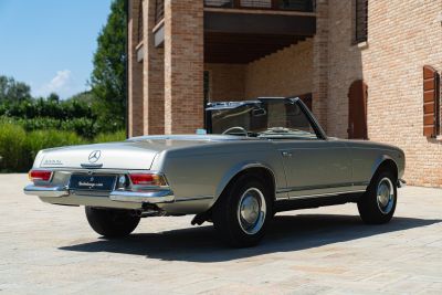 1965 MERCEDES-BENZ 230 SL