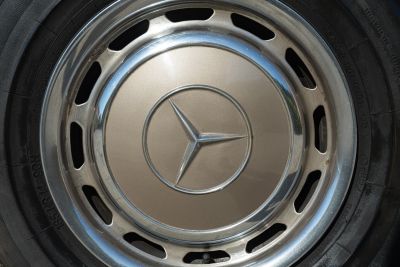 1969 MERCEDES-BENZ 280 SL